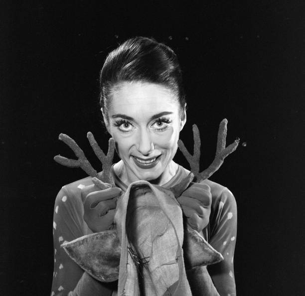 Dancer Gillian Lynne in Cinderella at The Adelphi Theatre 1961 OLD PHOTO 3