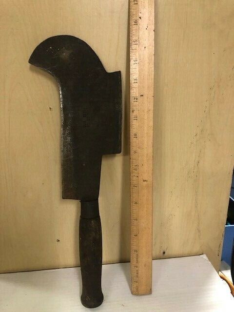 VINTAGE Brades co, 176 - 9 inch  AXE BRUSH TREE CUTTER- nice LOOK NOW --C71-10