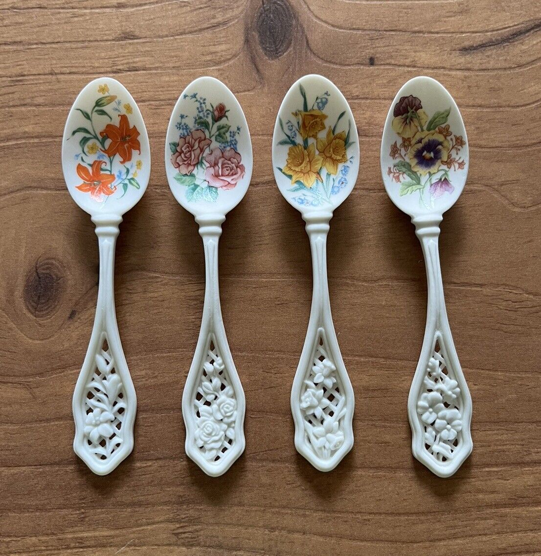 VTG AVON Collector Porcelain Spoon Set Floral Delicate Lacy Handles Grandmacore