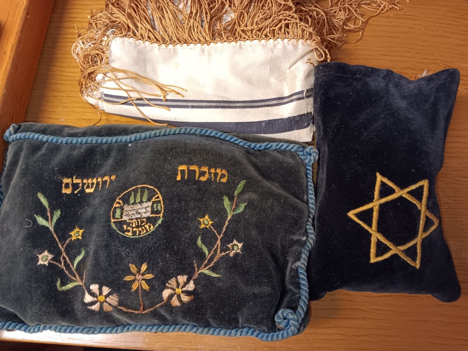 JEWISH ANTIQUE TEFILLIN PHYLACTERIES and 2 TALITOT  Prayer Shawls with bags