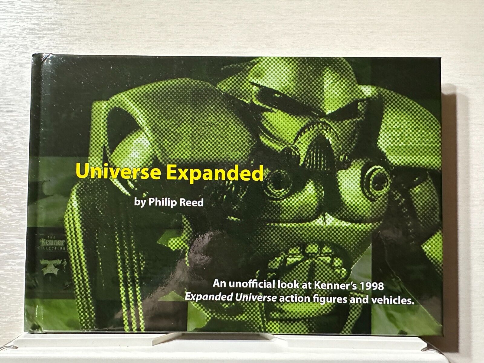 Kenner Star Wars Book - Universe Expanded by Philip Reed