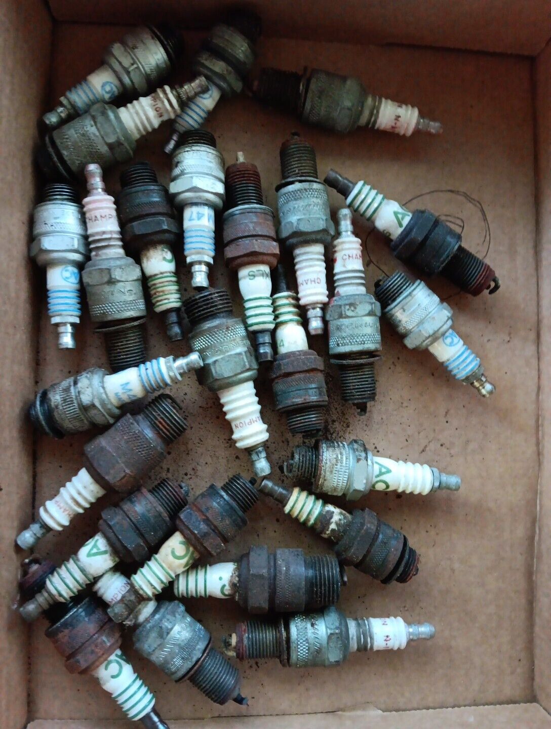 Lot Of 25  Used Vintage Antique Spark Plugs Champion &  AC  Group2