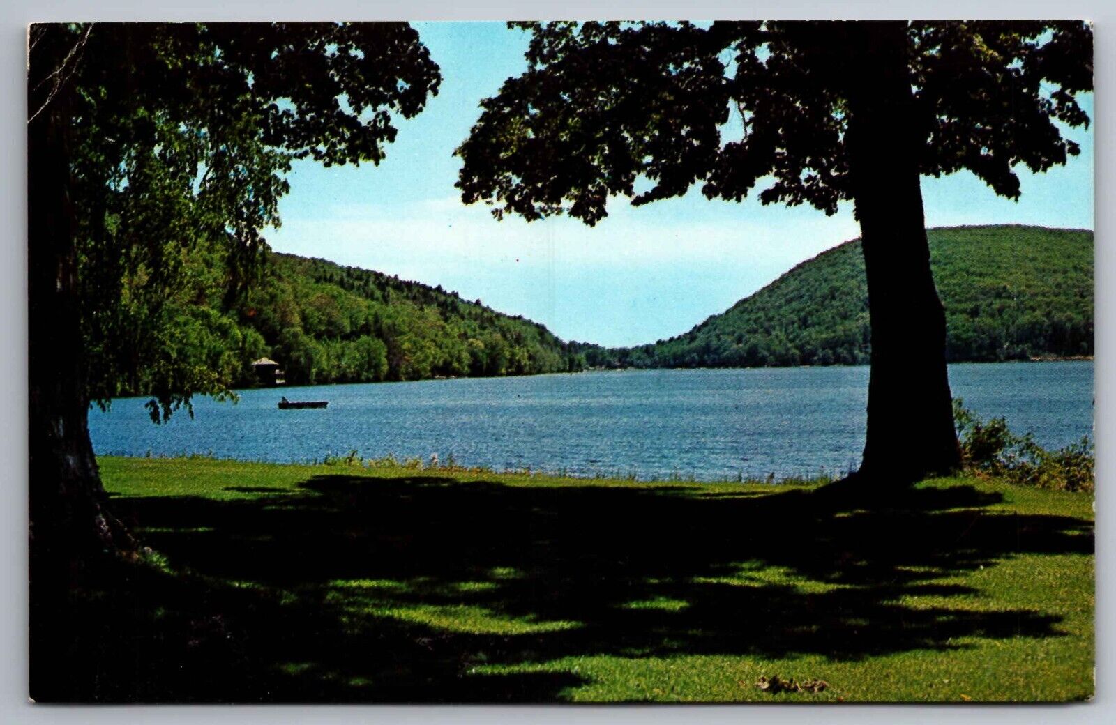 Postcard Mount Bushnell & Lake Waramaug, New Preston Connecticut      F 25