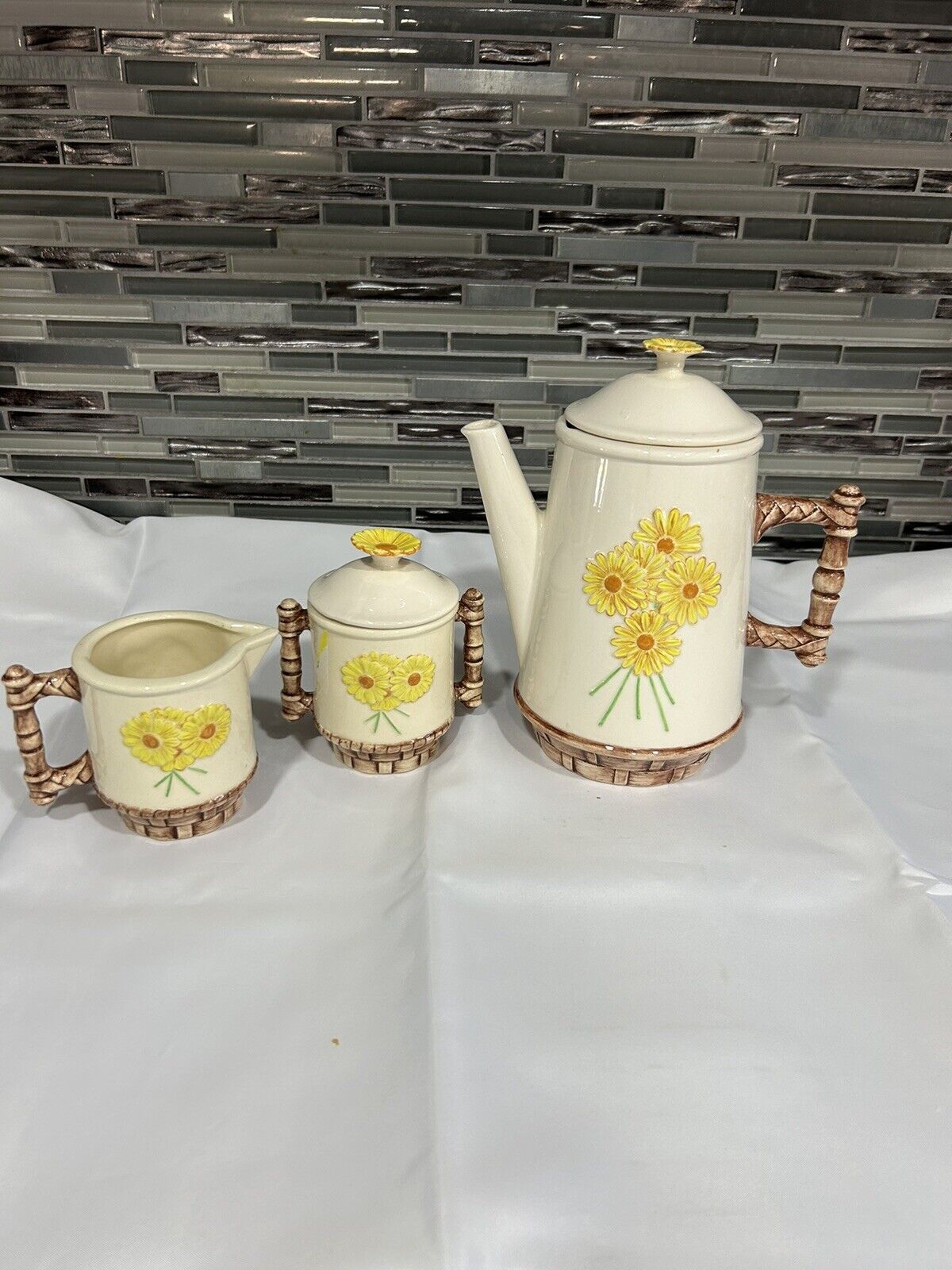 Vintage Retro Daisy Flower Teapot Set Creamer N Sugar. Yellow Daisy