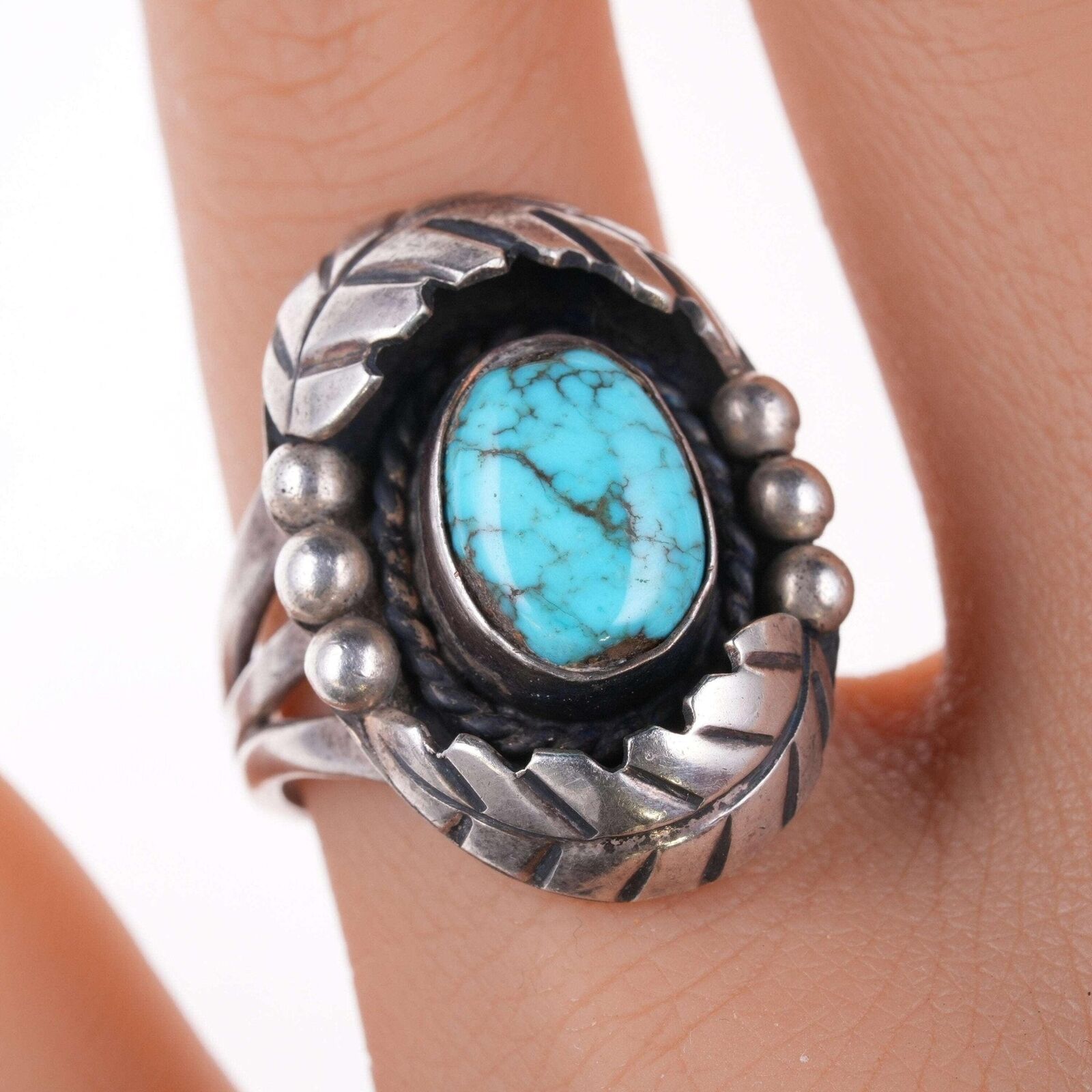 sz8.5 Vintage Native American sterling and turquoise ring