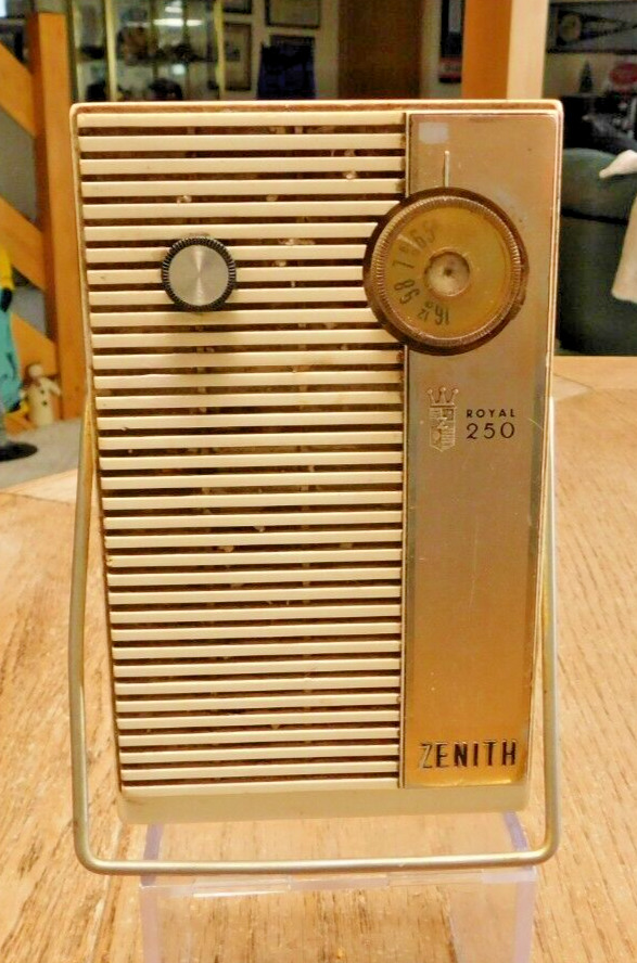 Vintage ZENITH ROYAL 250 Transistor Radio AM For parts or Repair