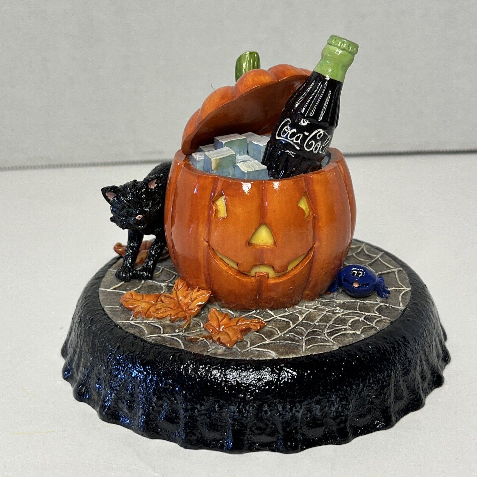Vintage 1998 Coca-Cola Halloween Black Cat Pumpkin On Bottle Cap Statue