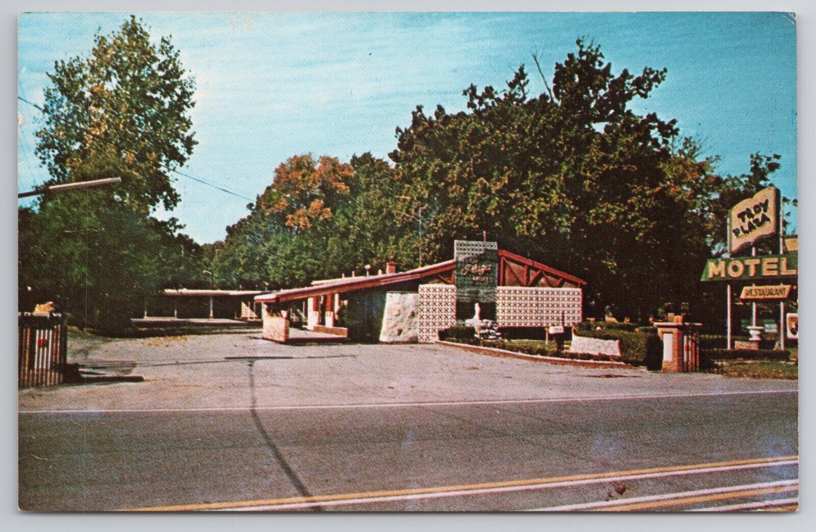 1978 Postcard Troy Plaza Motel Ohio OH