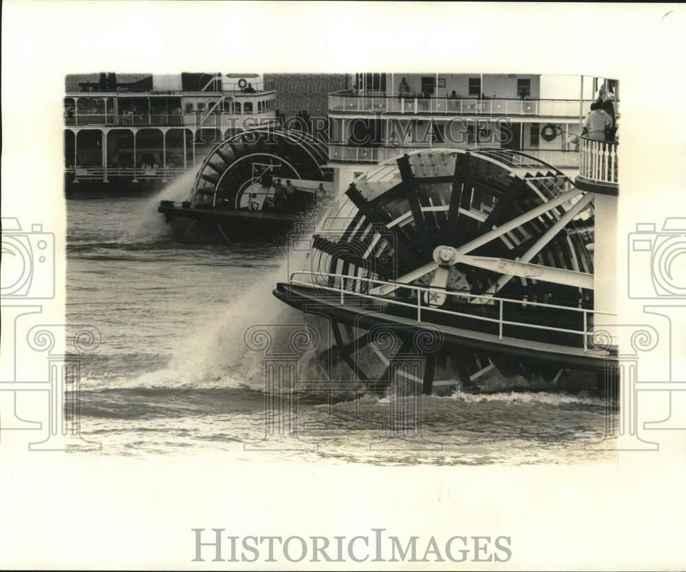 1975 Press Photo Steamboat race action as viewed up close - noc77509