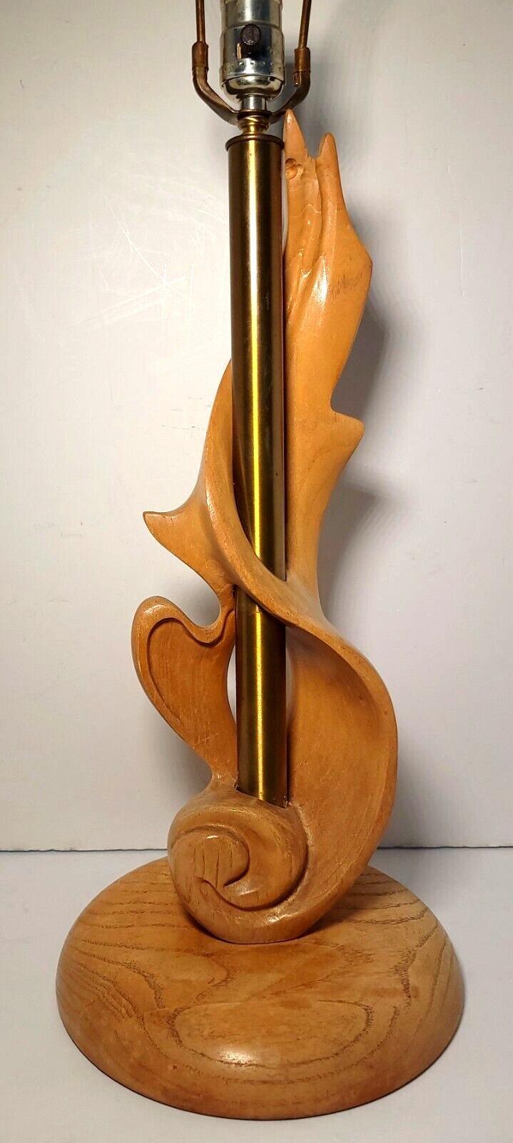 Vtg Mid Century Modern Heifetz Style Sculpted Wood Flame Lamp