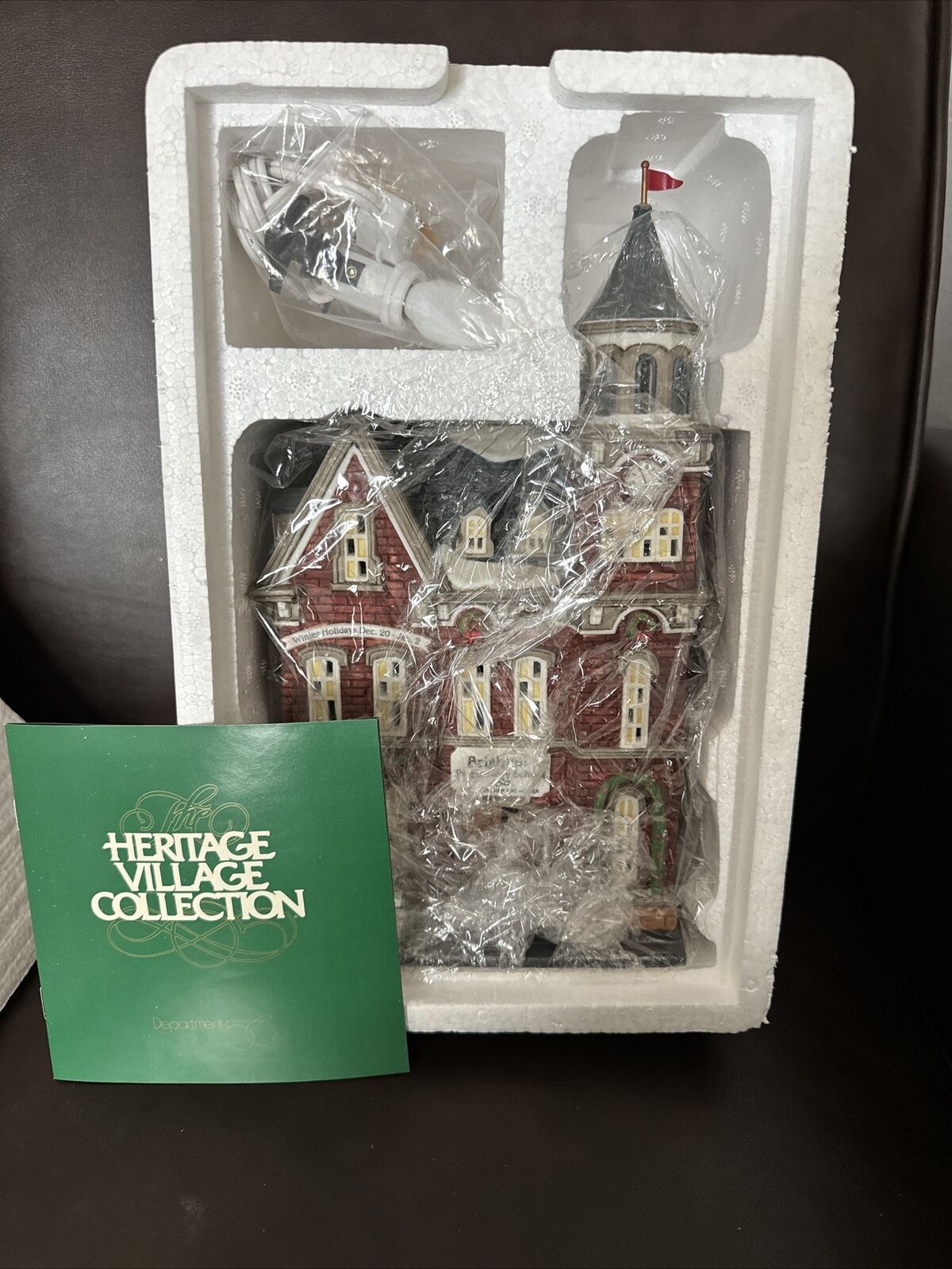 Department 56 Christmas in the City Series Brighton School #58876 BRAND NEW