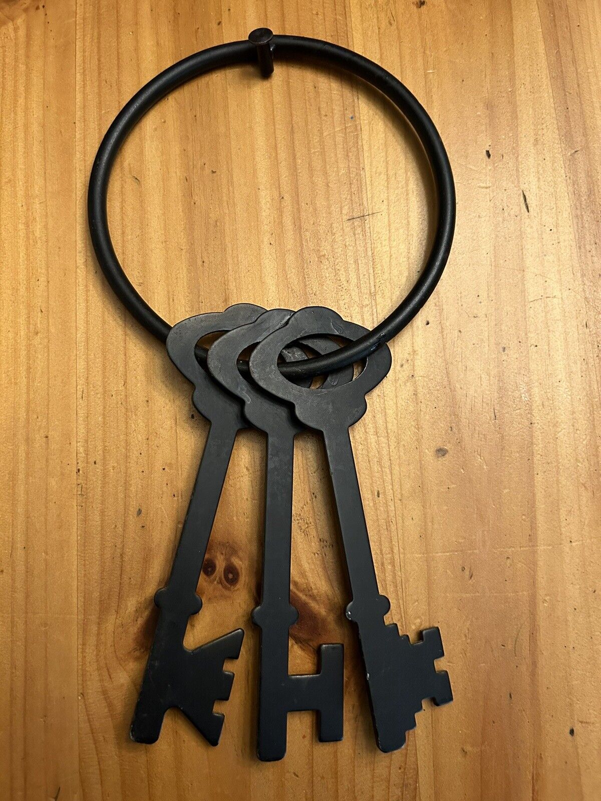 Antique Jailor Pirate Skeleton Keys Hanging Ring