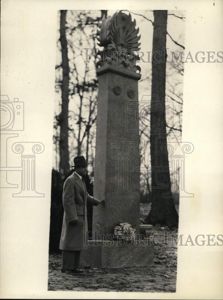 1932 Press Photo Ex-president William Howard Taft\'s tombstone, Arlington, VA