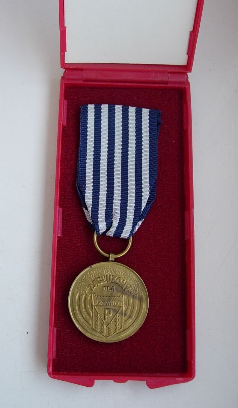 POLISH POLAND WWII FORMER PRISONERS OF Auschwitz NAZI CONCENTRATION CAMPS MEDAL