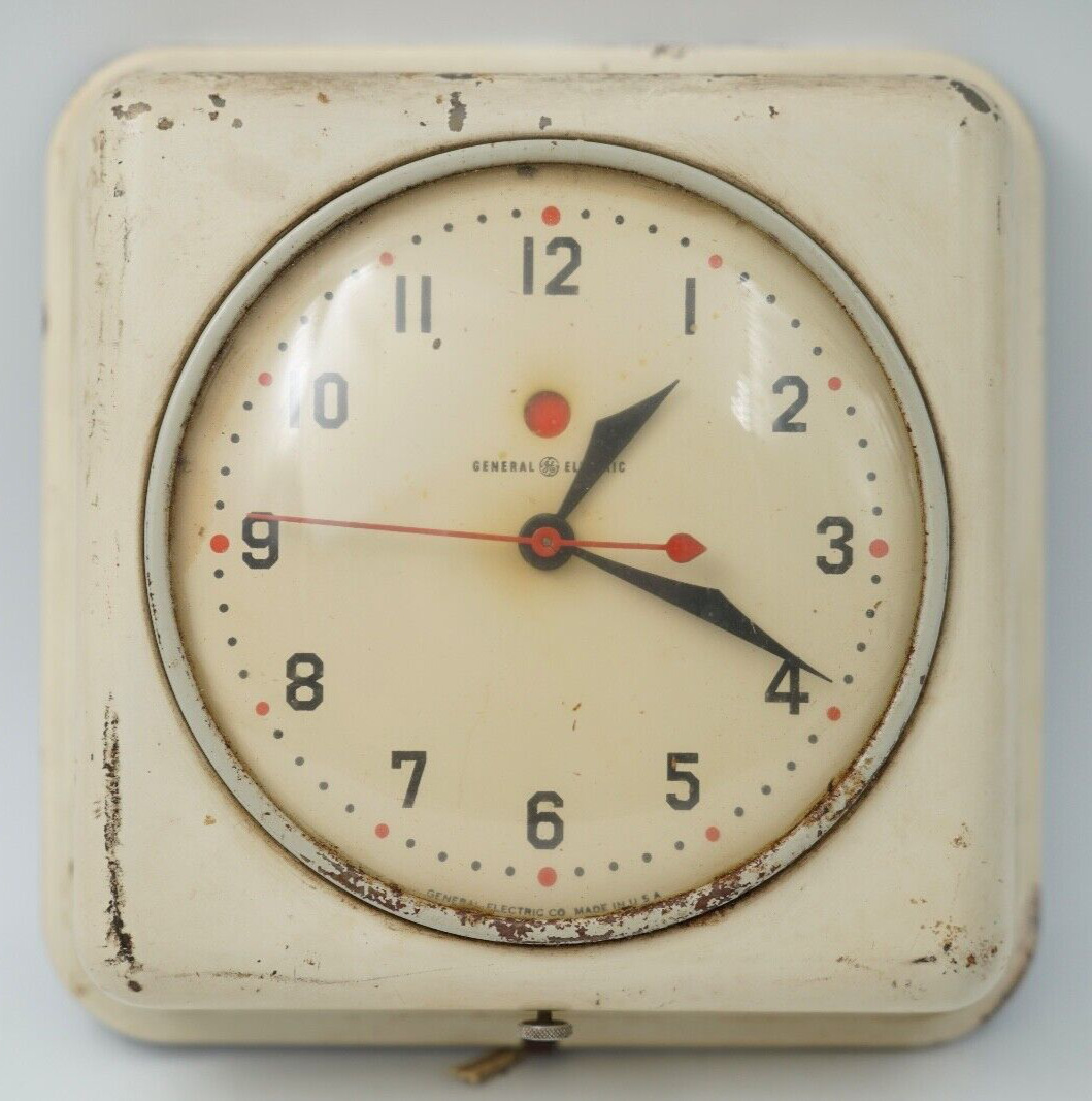 Vintage Wall Clock 1940's General Electric 2H08 Cream Antique Finish USA