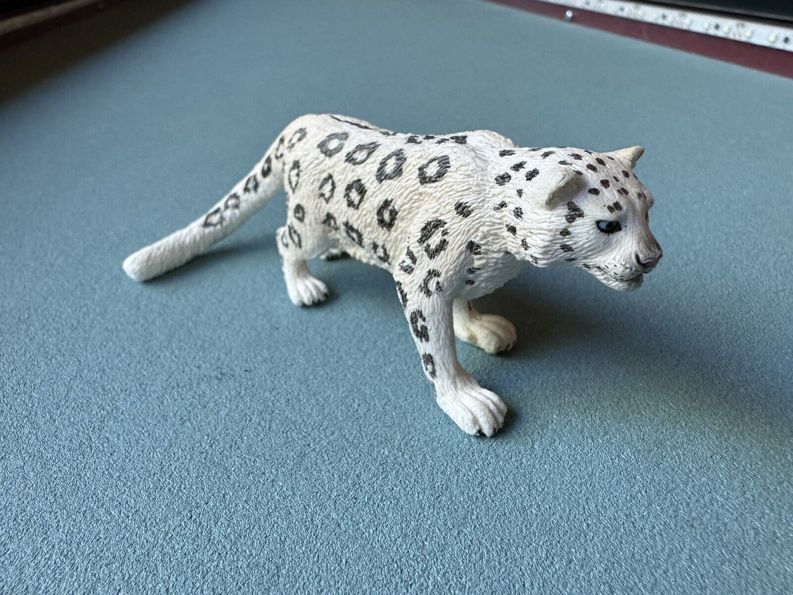 Schleich SNOW LEOPARD Animal Wildlife 2019 Figure 14838 Spotted Big Cat Toy