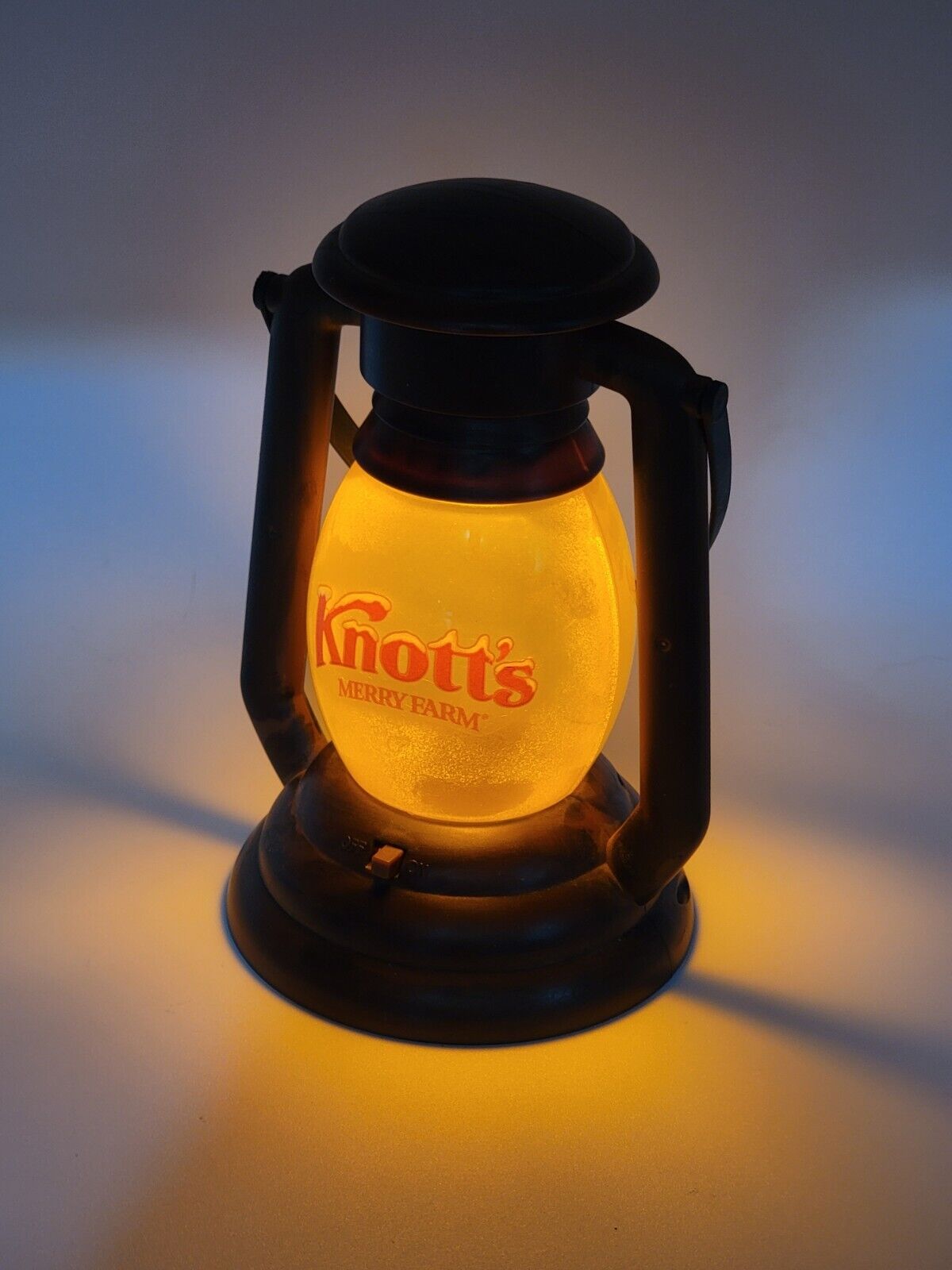 Knott’s Berry Merry Farm Calico Interactive Lantern Lamp Christmas Ornament