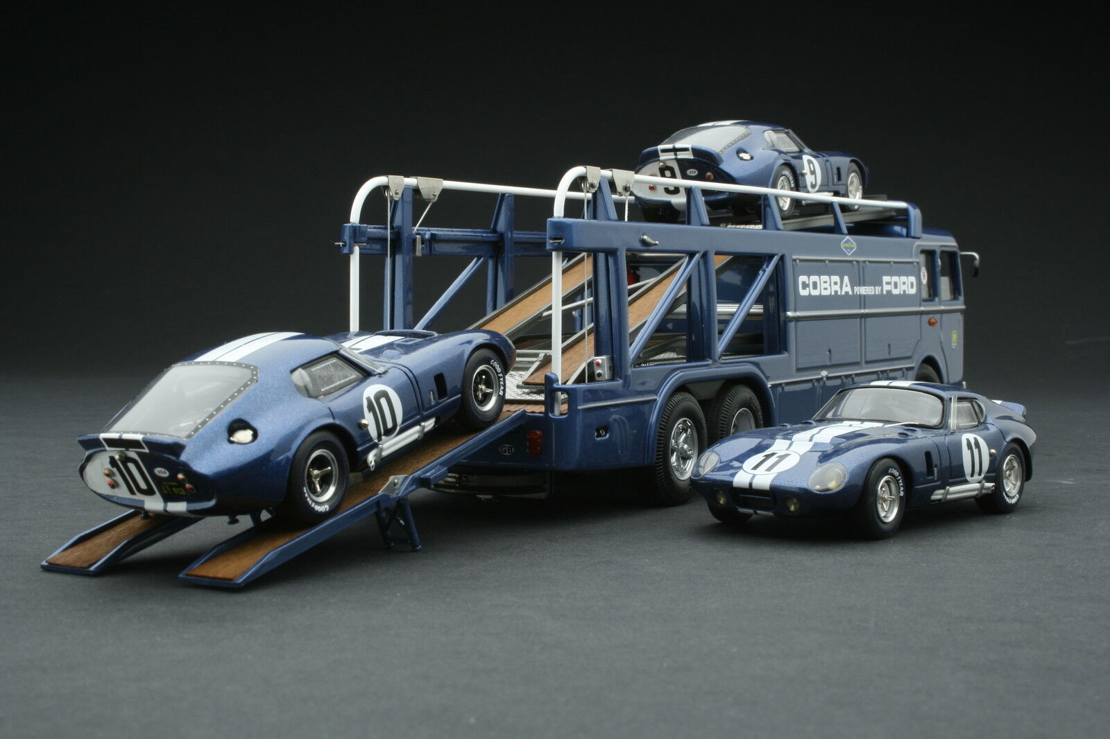 Exoto | 1:43 | 1965 Shelby American Cobra Transporter | Le Mans | # EXO00017BGS1