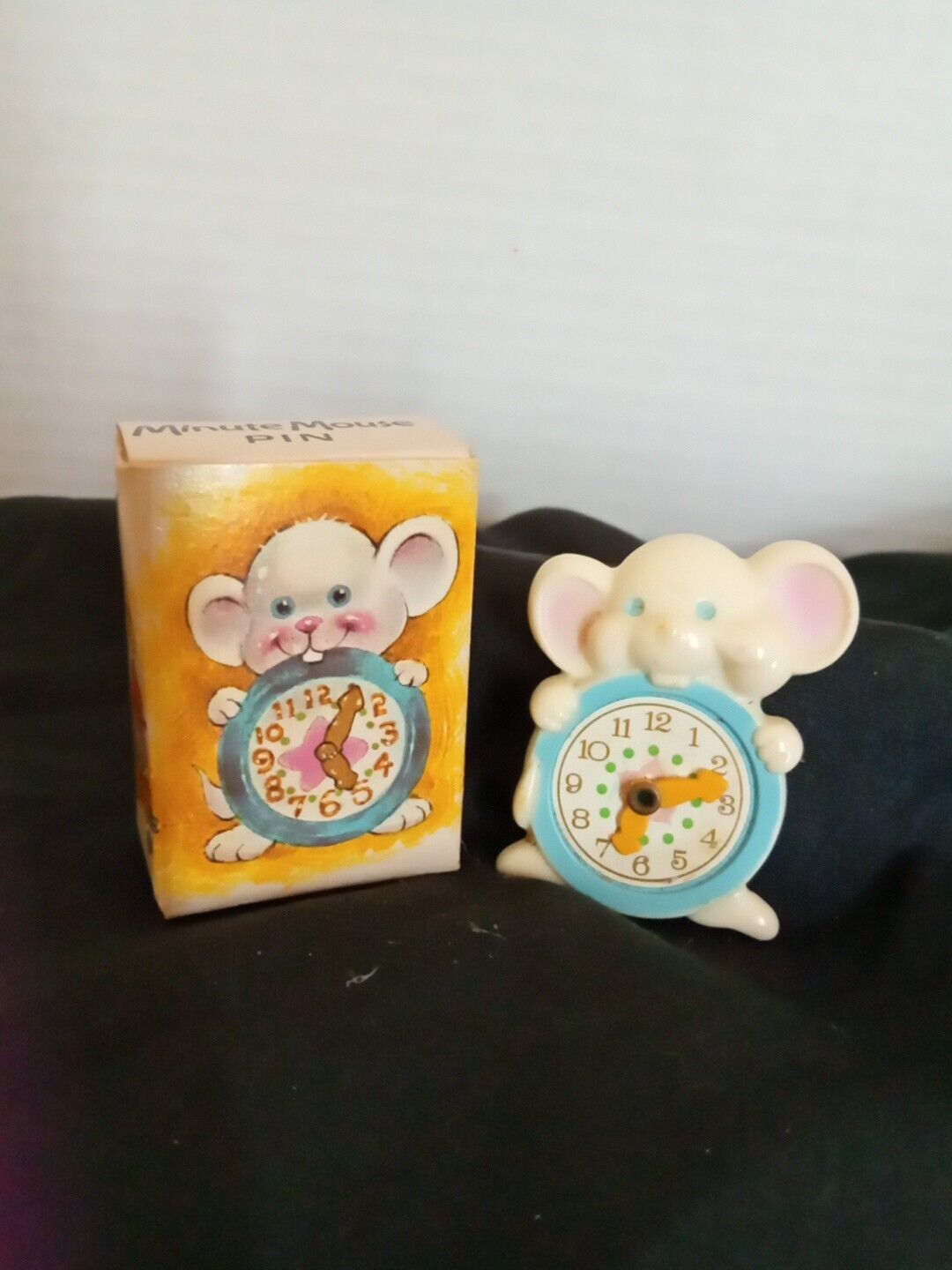 Vintage NOS 1970s Avon Minute Mouse Pin Brooch in Box Children Jewelry