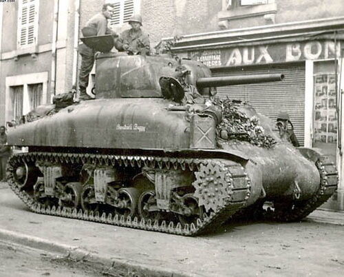 WW2  Photo M4 Sherman Tank US Army  France 1944  WWII World War Two 