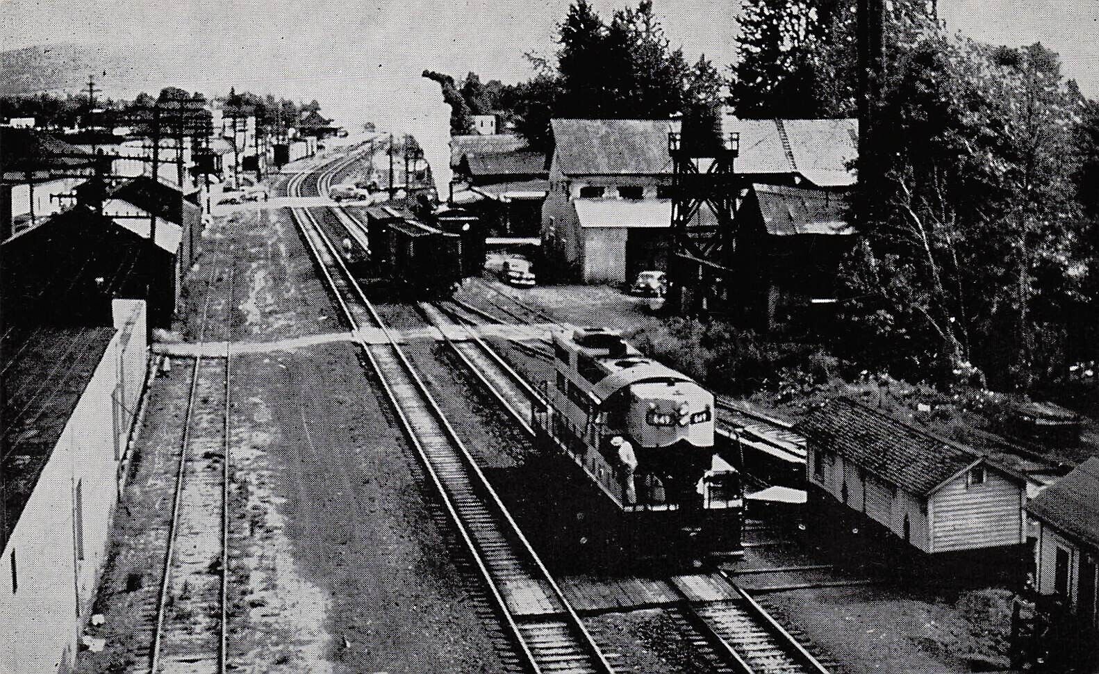 Kelso WA Washington Cowlitz Way Bridge Train Railroad Depot Vtg Postcard E16