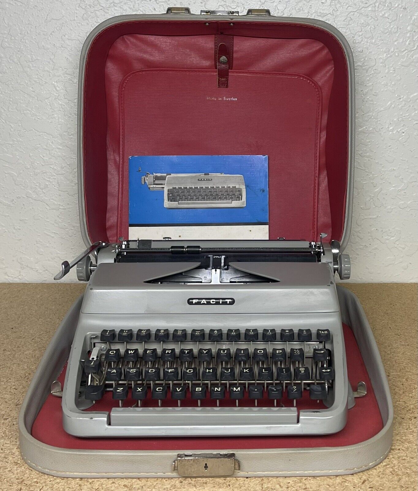 1960’s Facit TP1 Typewriter w/ Portable Case & Manual -  Vintage Made In Sweden