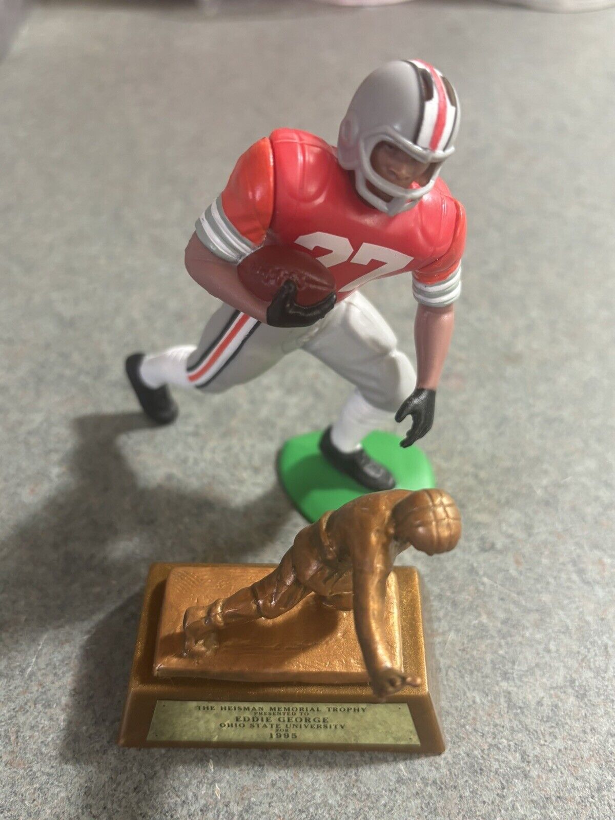 Kenner Starting Lineup Heisman Collection EDDIE GEORGE OPEN FIGURE WITH TROPHY
