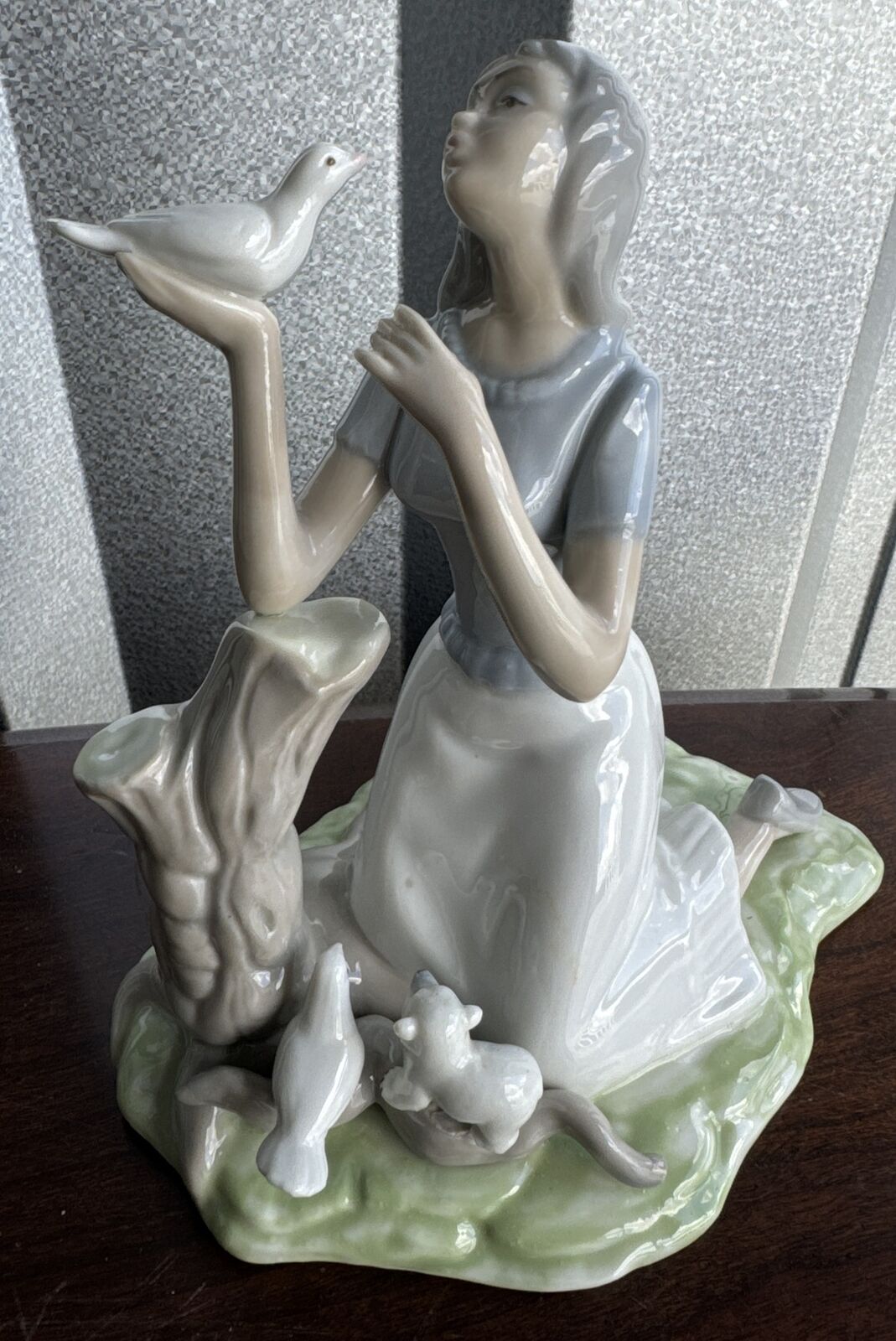 Tengra  New Beginings Spain RARE Figurine Vintage Porcelain Lady Birds Piece
