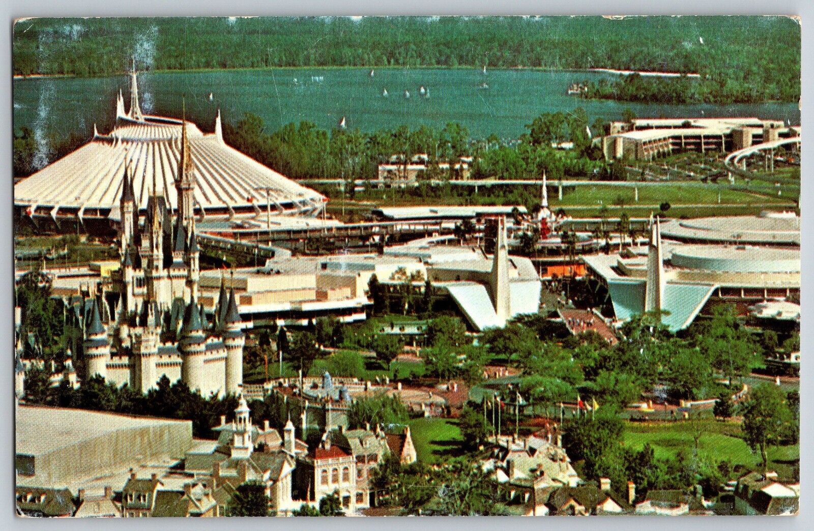 Orlando, Florida - Magic Kingdom Many Worlds in One - Vintage Postcard - Posted