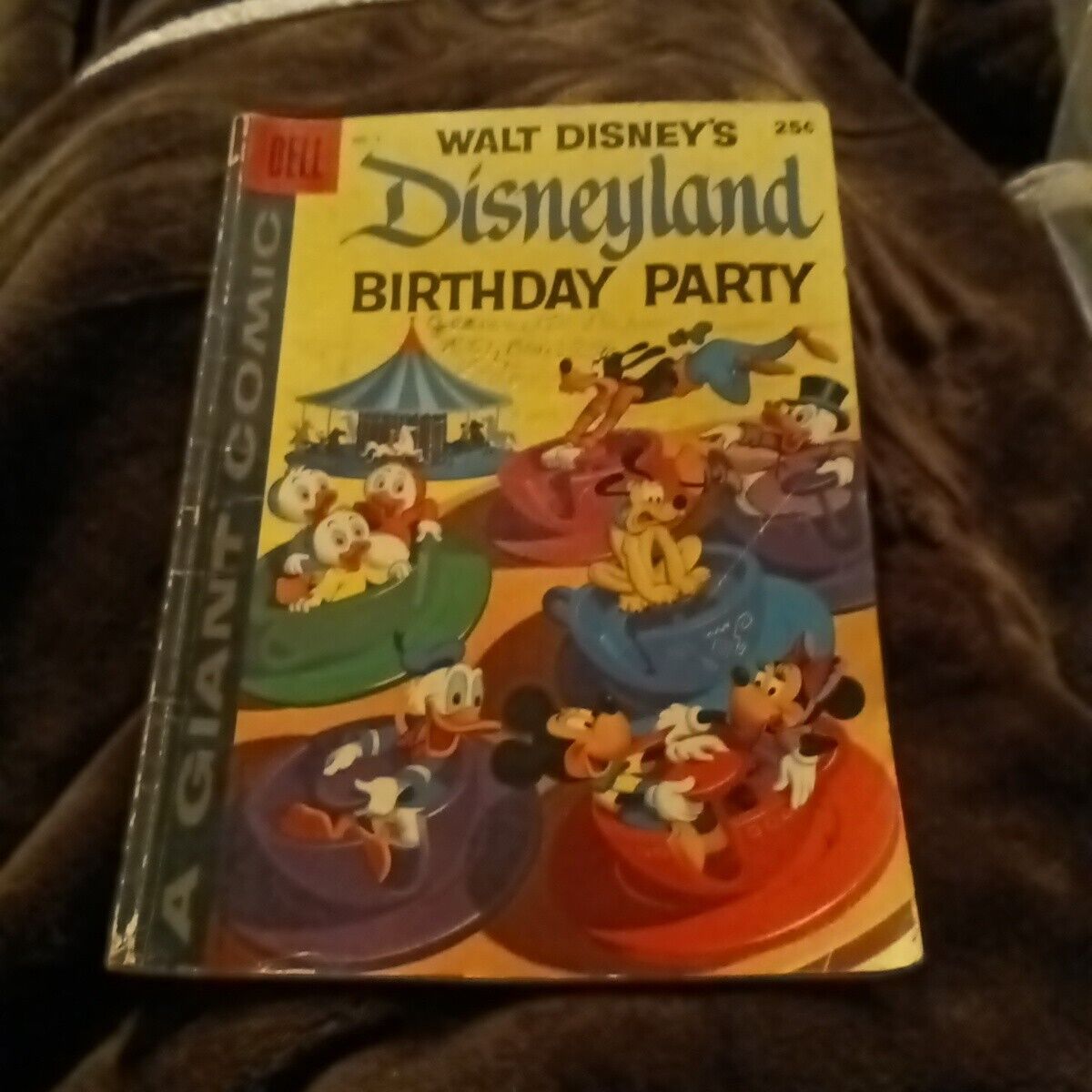 WALT DISNEY\'S DISNEYLAND BIRTHDAY PARTY #1  100-PAGE GIANT  SILVER-AGE 1958 dell