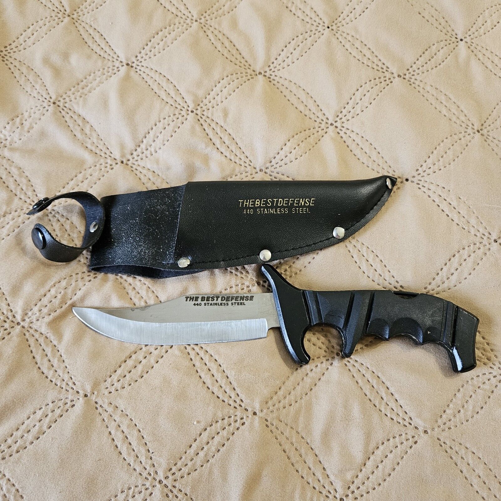 The Best Defense Vintage Hunting Knife with Sheath