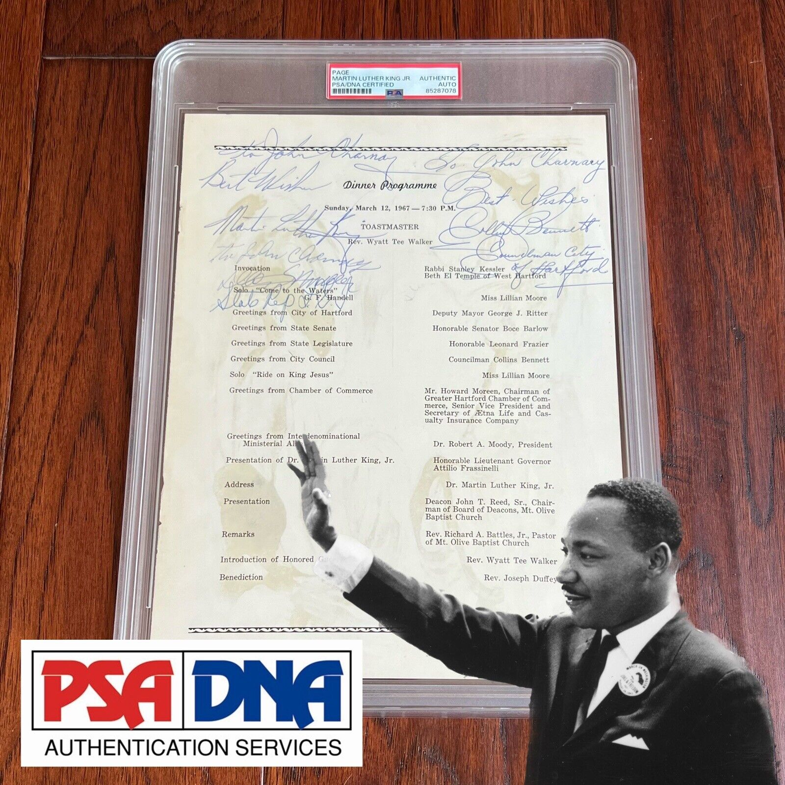 MARTIN LUTHER KING JR * PSA * Autograph Dinner Program Signed * 1967 Signature