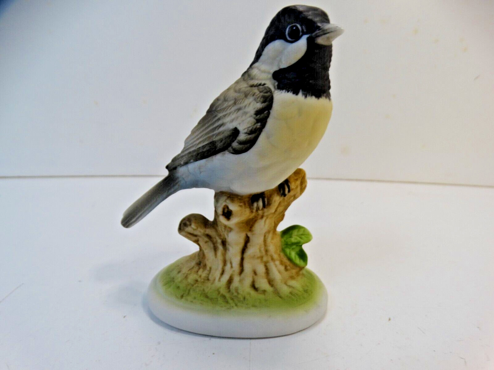 Lefton Exclusives Chickadee Figurine, Ceramic 4.5\