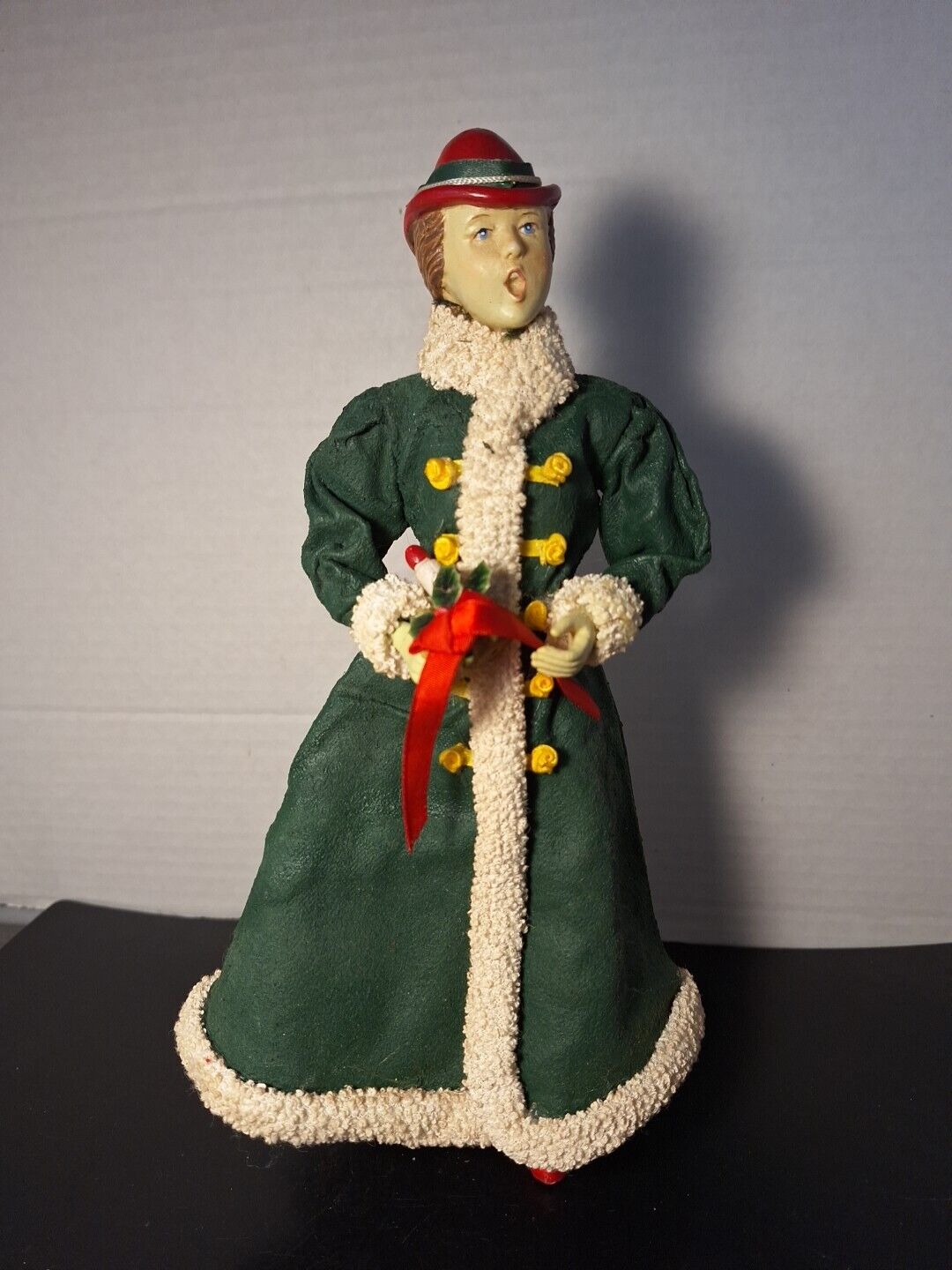 Clothtique By Possible Dreams Christmas Caroler Lady In Green Coat Christmas 10\