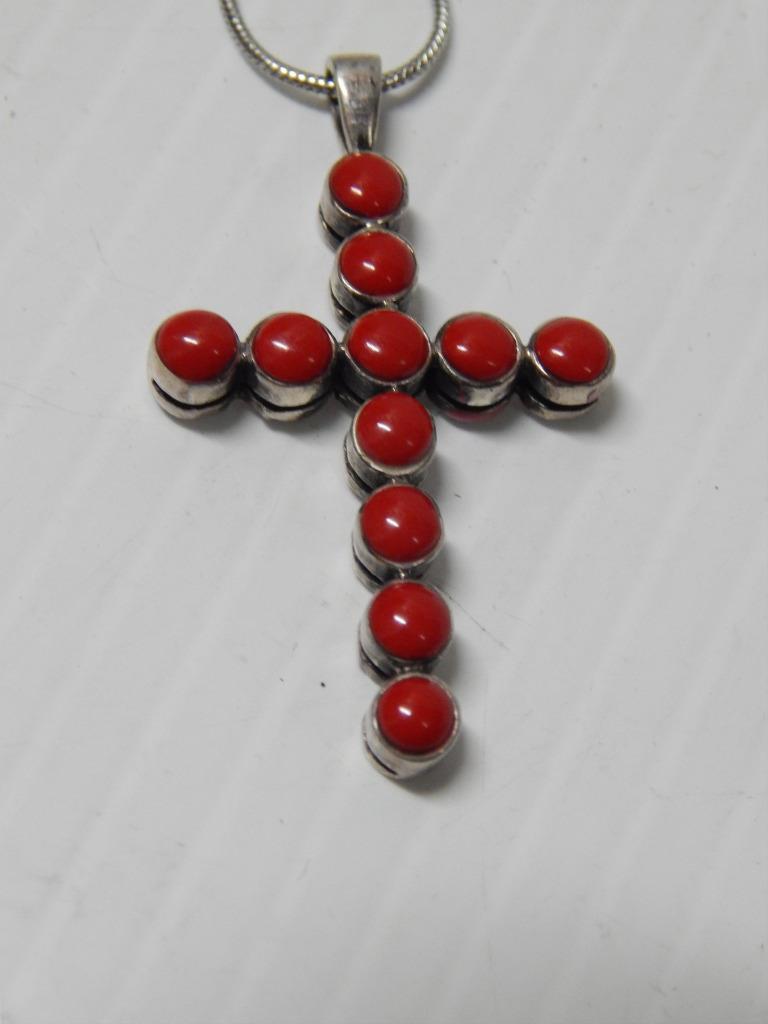 VINTAGE SOUTHWEST/ NAVAJO INDIAN STERLING SILVER CORAL CROSS NECKLACE FREE CHAIN