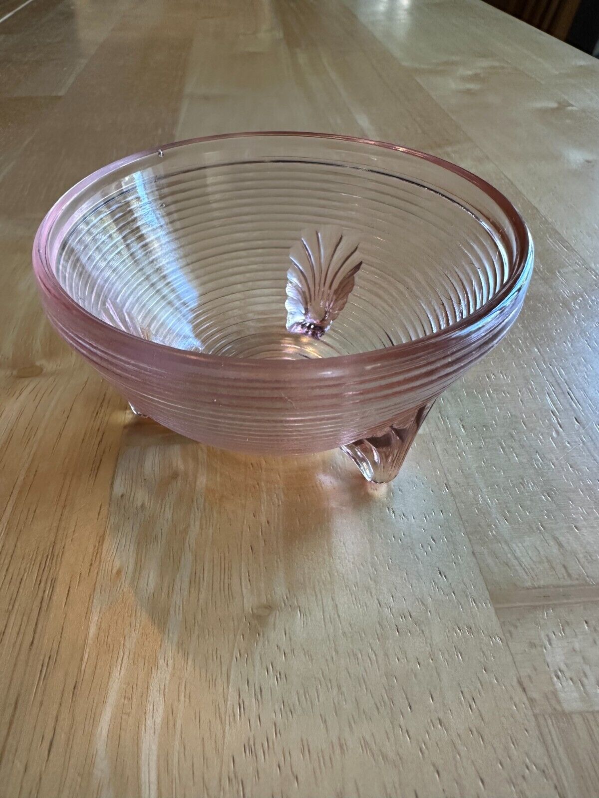 Cute Manhattan Pink Depression Glass Bowl 3 Footed Anchor Hocking? 3½\
