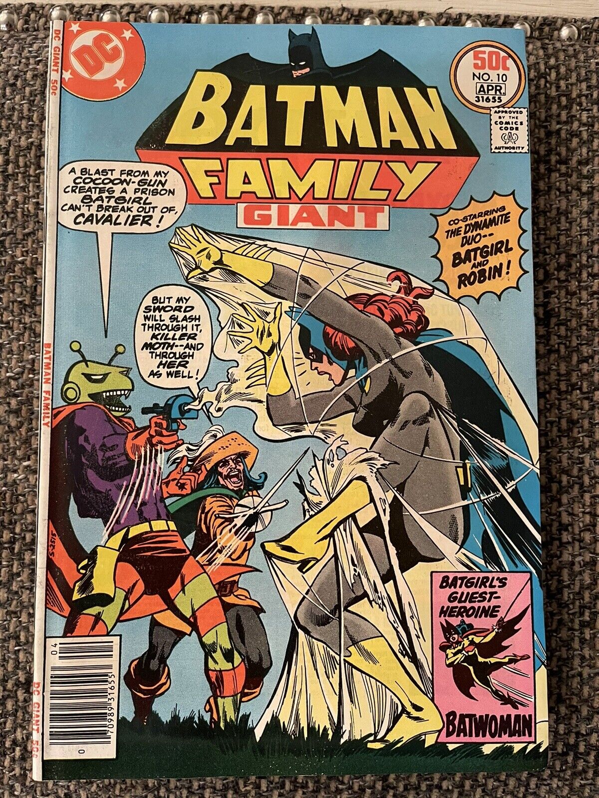 Batman Family Giant #10 Bronze Key (1977) Reintro Of Batwoman 