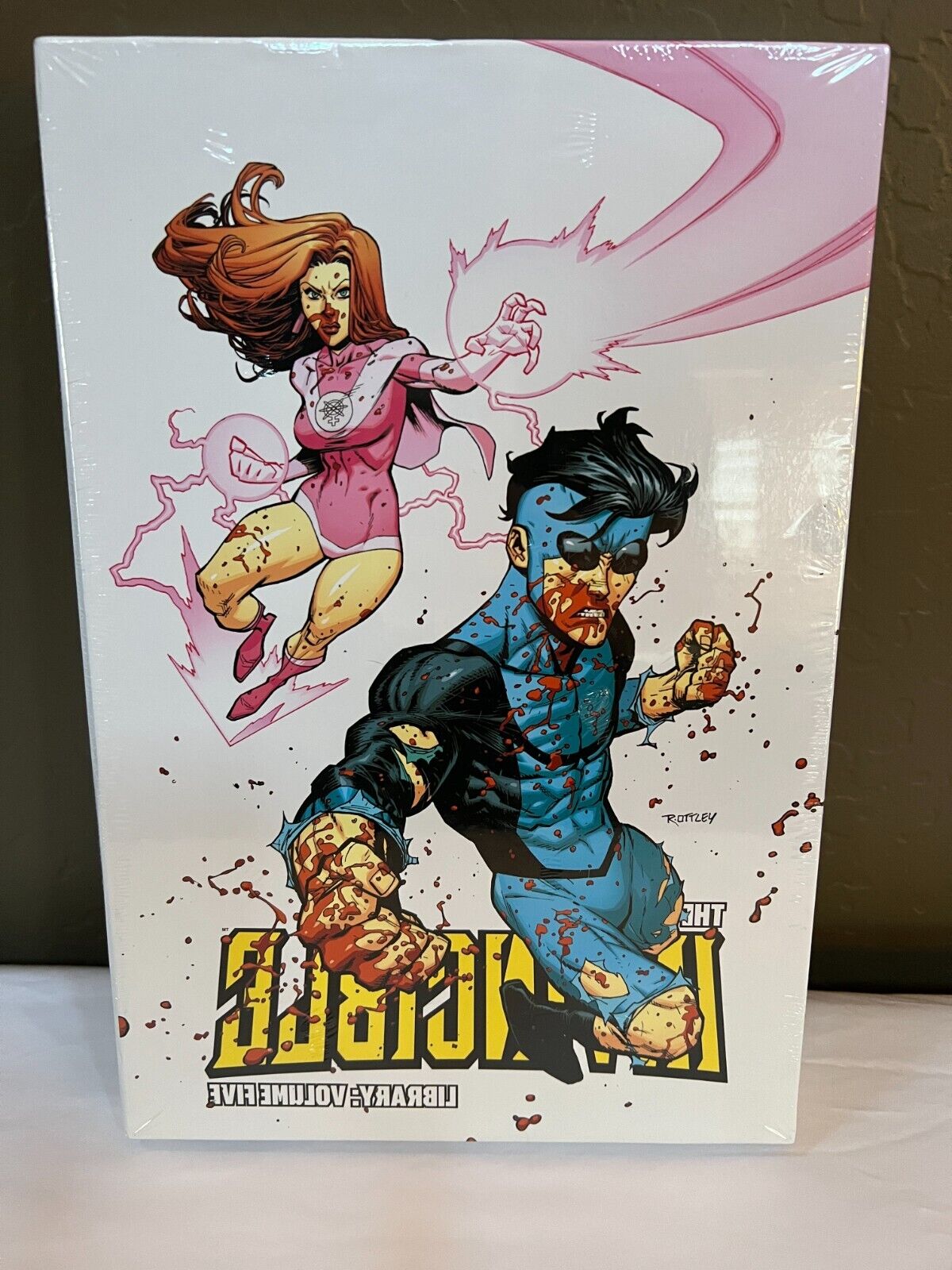 INVINCIBLE THE COMPLETE LIBRARY VOLUME 5 HARDCOVER SIGNED & NUMBERED EDITION 300