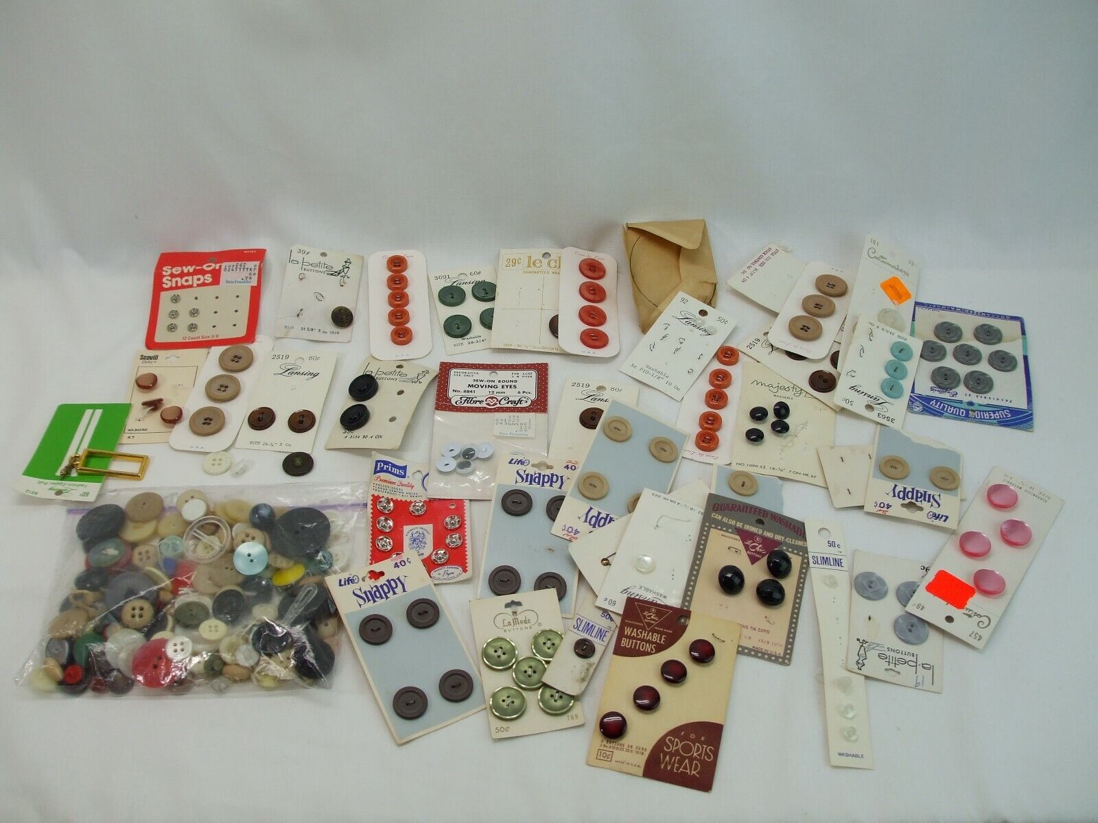 Old VTG various sewing button lot some in packaging