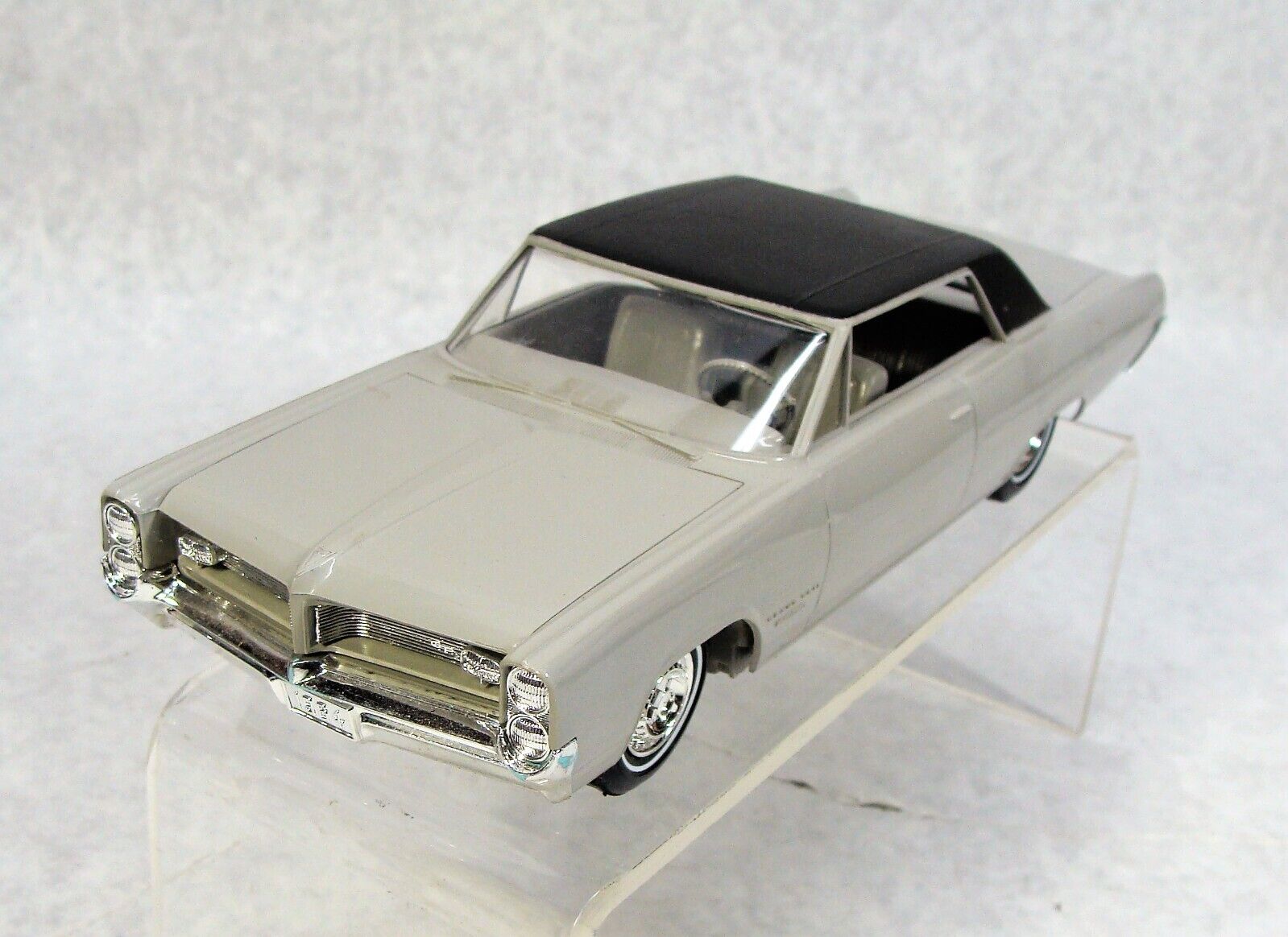 VINTAGE 1964 PONTIAC GRAND PRIX DEALER PROMO CAR MODEL