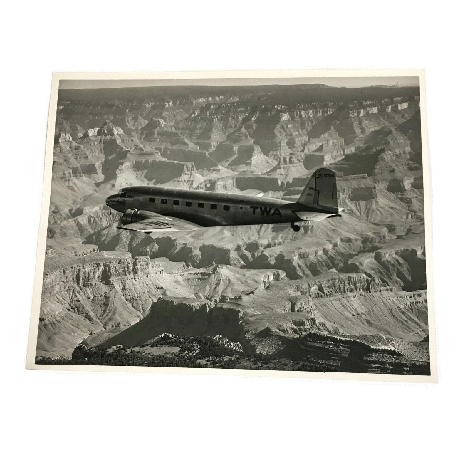 Photo TWA Press 8x10 B&W two propellers side top view over canyon NC13728