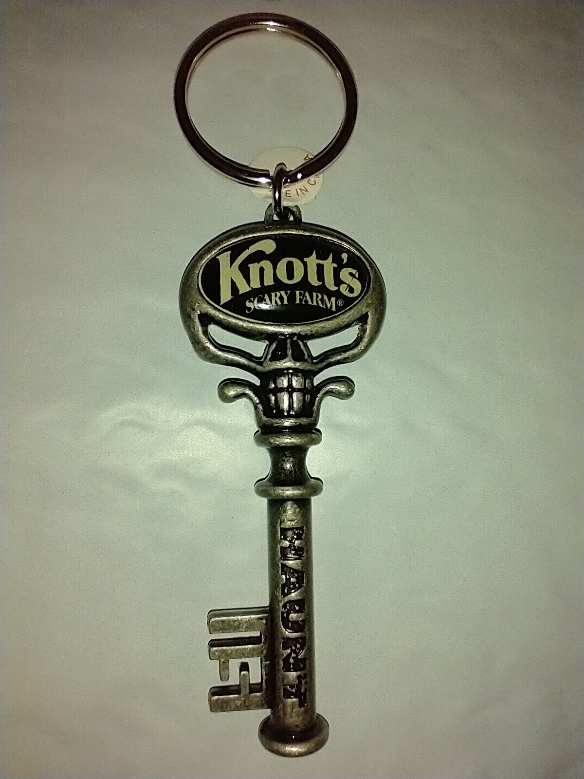 Knotts Scary Farm 2015 Skeleton keychain, very rare