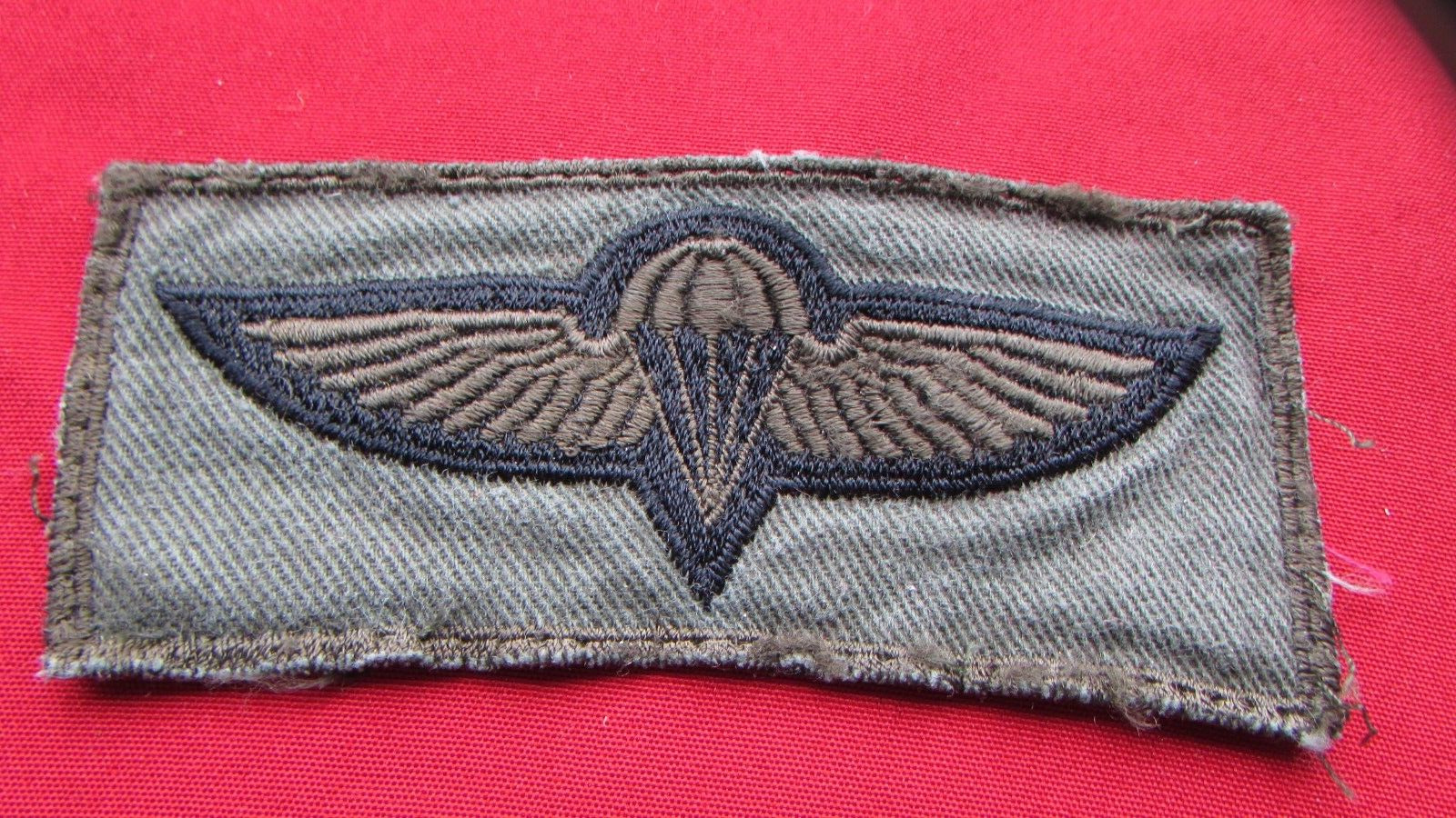 Nice  UNKNOWN  Army Airborne  Parachutist Subdued Patch.3c