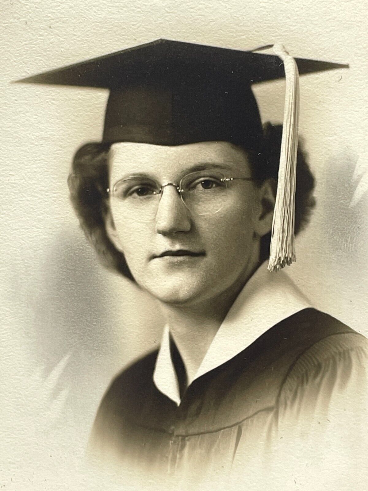 QF Photograph 1930-40s Young Woman High School Graduation