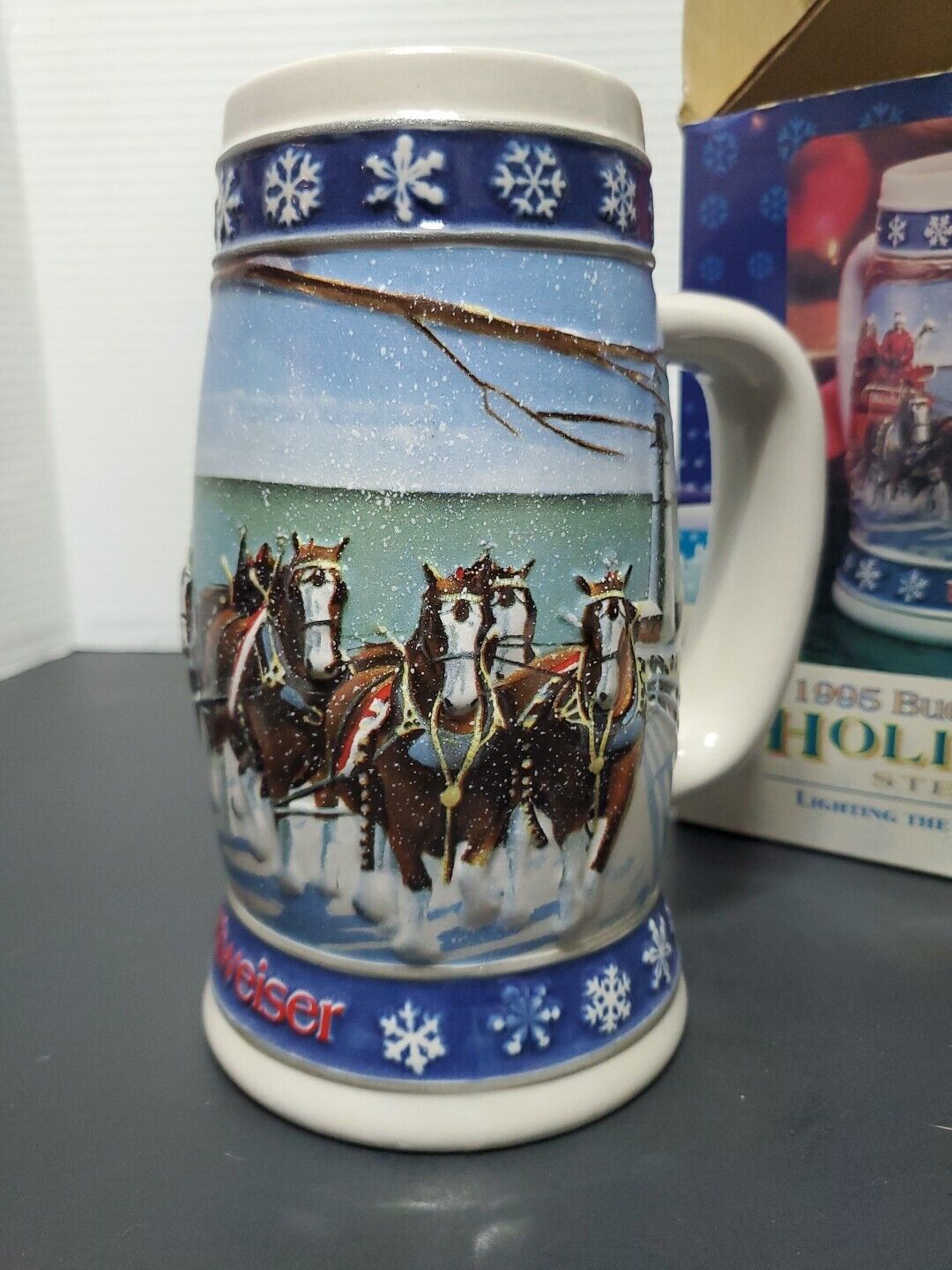 Vintage 1995 Budweiser Holiday Stein “Lighting The Way Home”  
