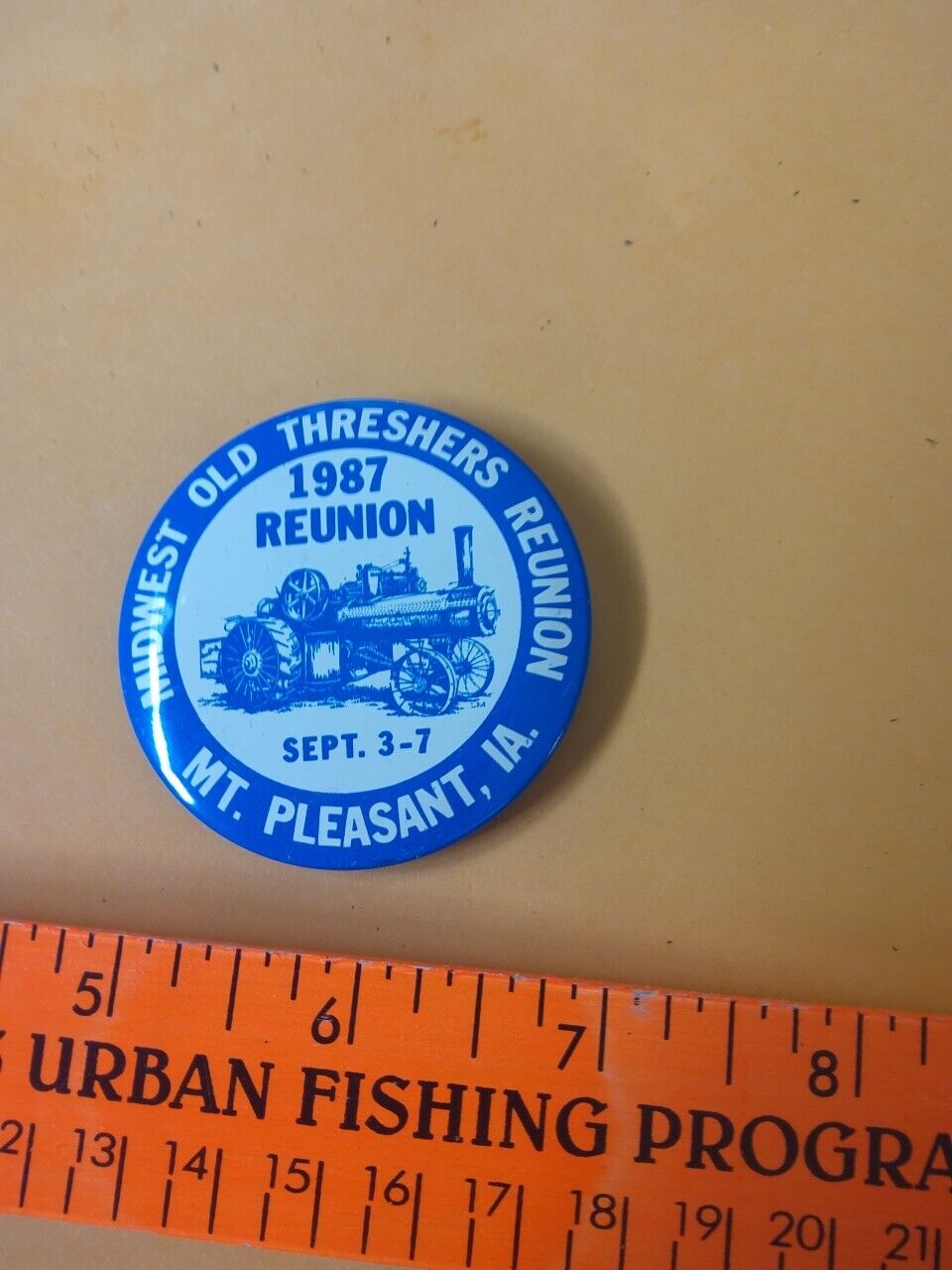 Vintage Midwest Old Threshers Reunion 1987 Round Pin Back Button Mt Pleasant IA