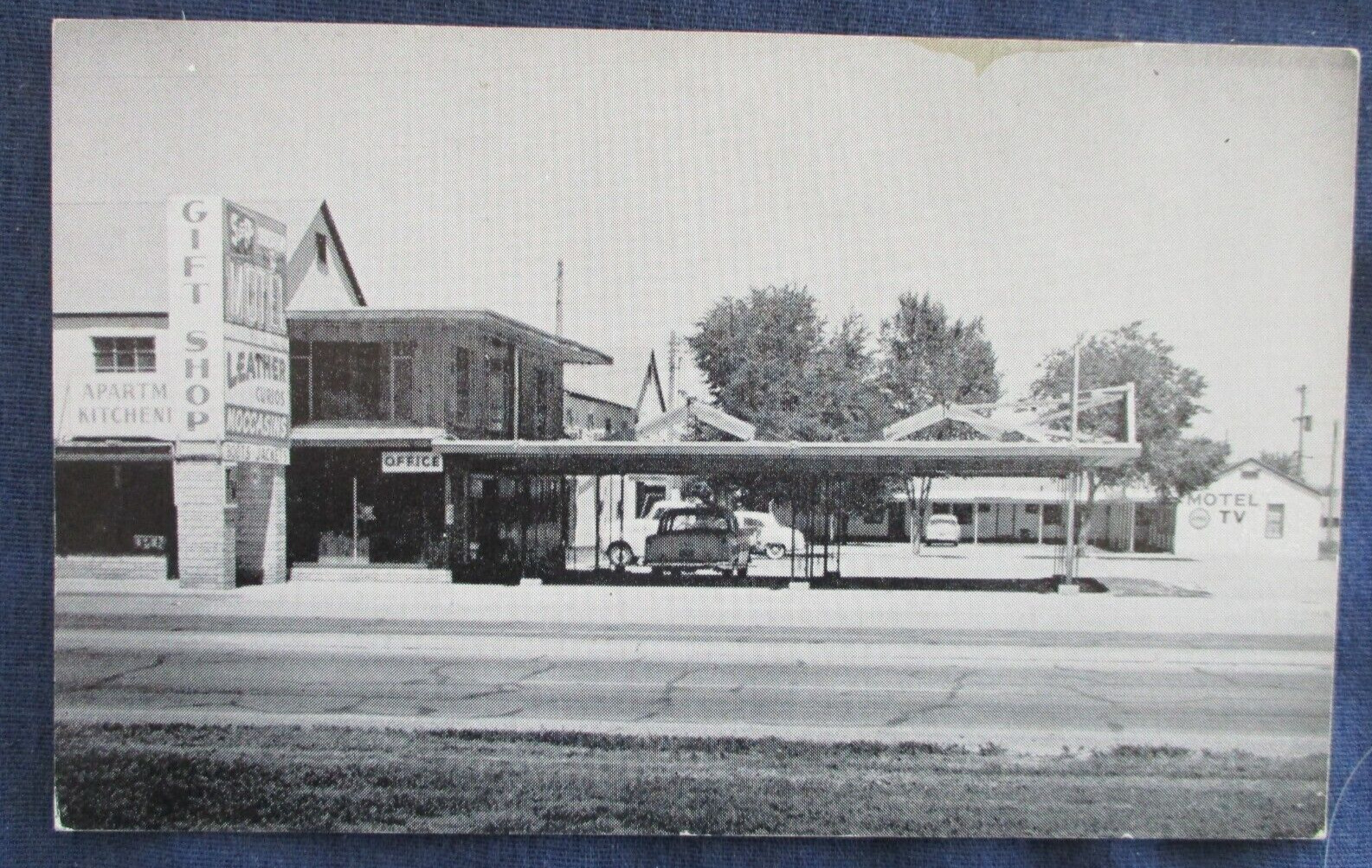 1950s Tucumcari New Mexico S&P Motel & Leathercraft Shop Route 66 Postcard