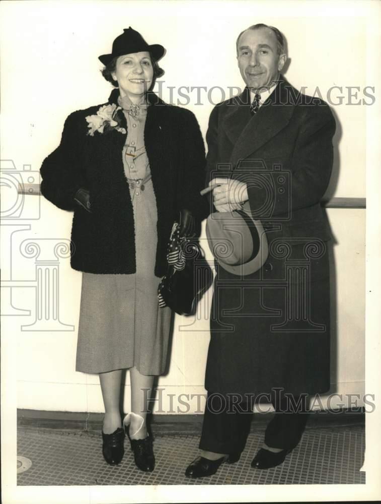 1937 Press Photo Mr. & Mrs. Harry M. Warner Aboard S.S. Normandie in New York