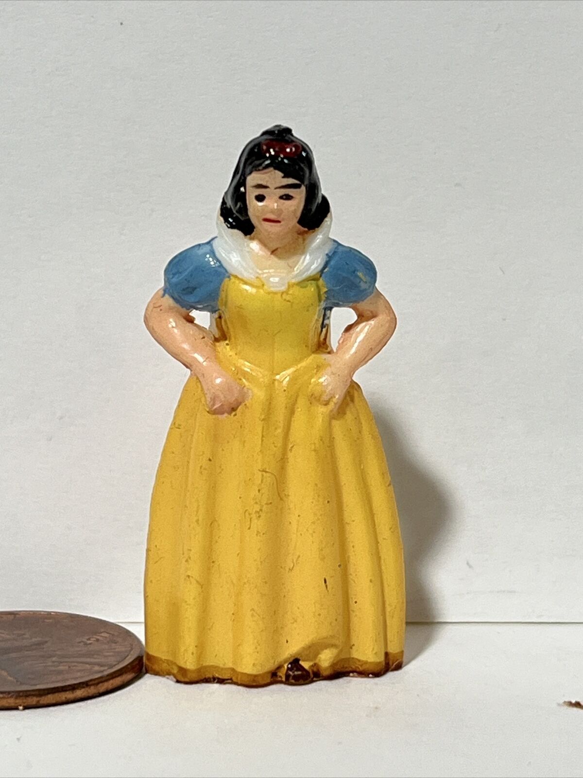 Marx Disneykin Snow White small plastic figure Walt Disney princess character