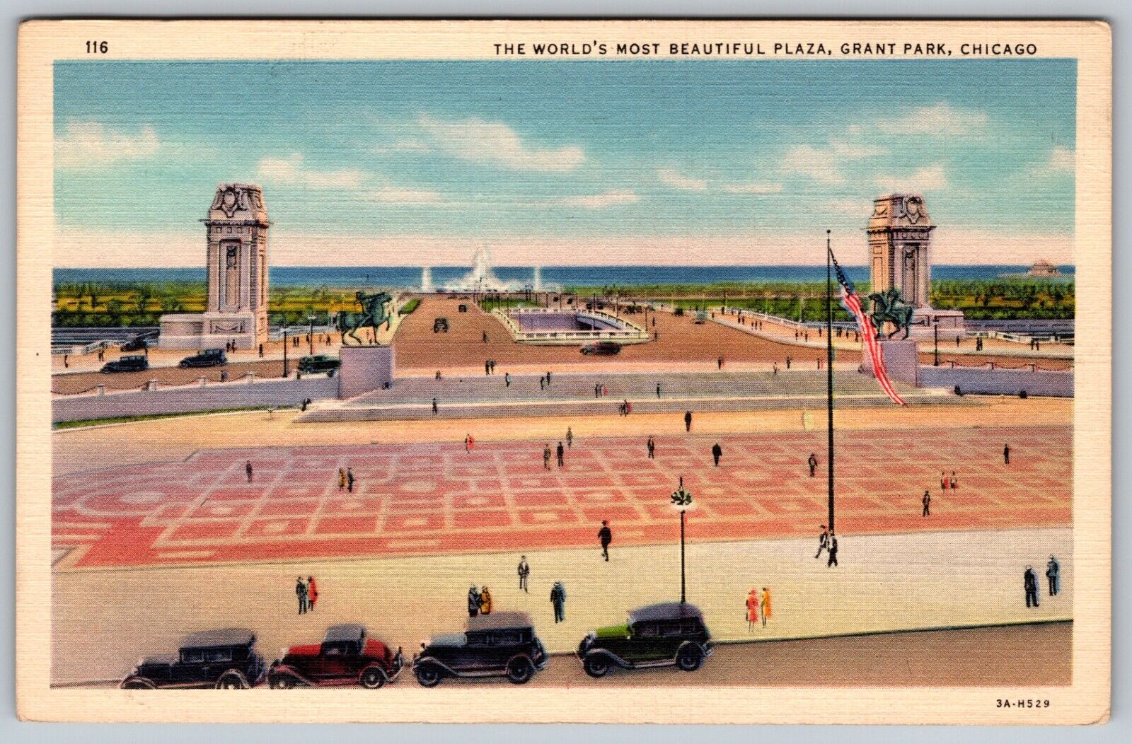 WORLD\'S MOST BEAUTIFUL PLAZA GRANT PARK CHICAGO ILLINOIS VINTAGE POSTCARD 1920\'S